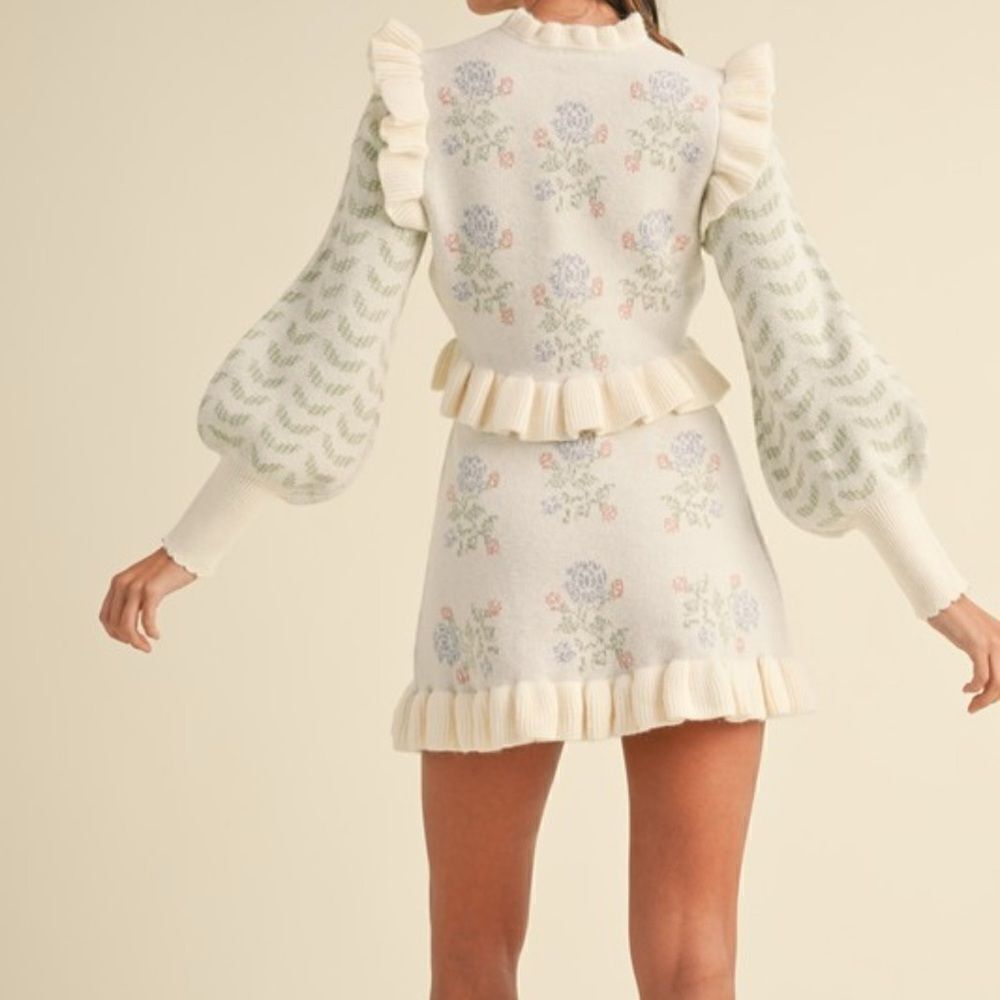 999. White Ruffled Mini Skater Skirt - Picture 6 of 13
